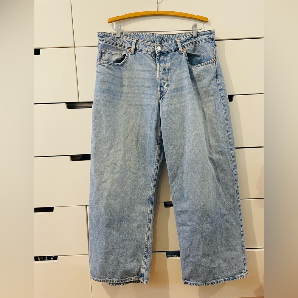 H&M women’s jeans, light wash, size 14